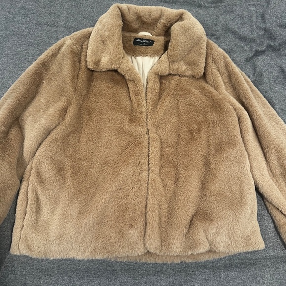 MINKPINK NAOMI FAUX FUR JACKET CAMEL - Size Medium - Picture 6 of 12